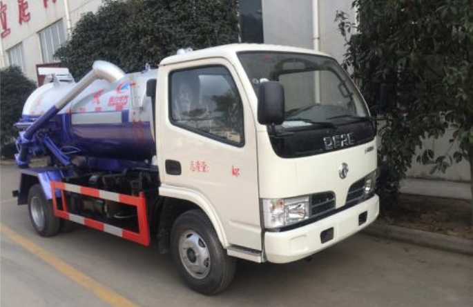 成都客戶(hù)文先生不遠(yuǎn)千里在我程力集團(tuán)訂購(gòu)東風(fēng)小多利卡吸污車(chē)